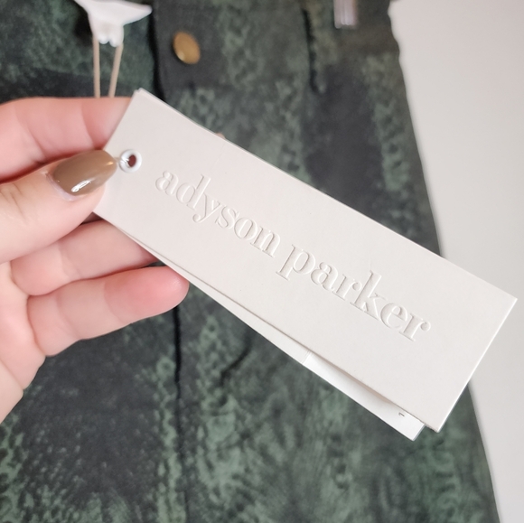 NWT Adyson Parker Green Snakeskin Print Wideleg Crop Pants Stretch Size 10 - Picture 15 of 16